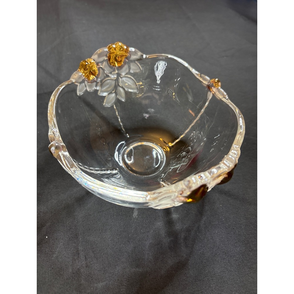 Elegant Clear Glass Bowl with Gold Floral Accents‎ Decorative Display